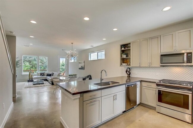 Building Photo - 3108 Aldwyche Dr