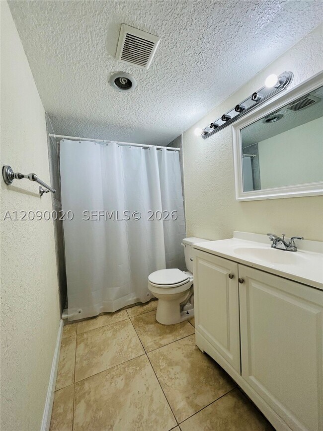 Building Photo - 403 NW 68th Ave