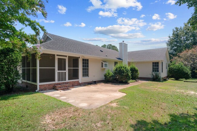 Building Photo - 3 Bed 2 Bath 1 Story Home in the Tirzah Ne...