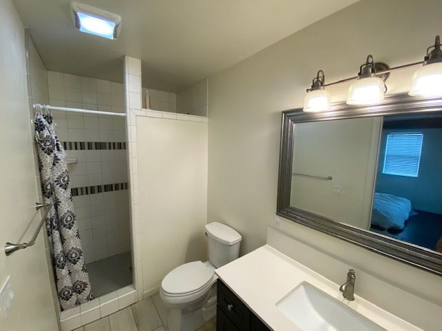 Building Photo - 791 Bowles Street