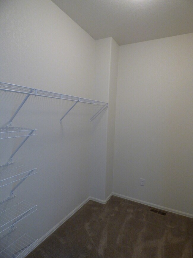 Building Photo - Beautiful 3 Bed / 2 Bath Home in Wellington!