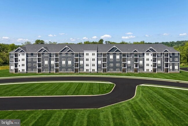 Building Photo - 157 Spanglers Mill Rd