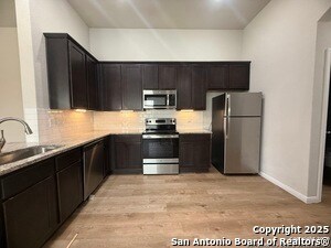 Building Photo - 405 Emma Dr