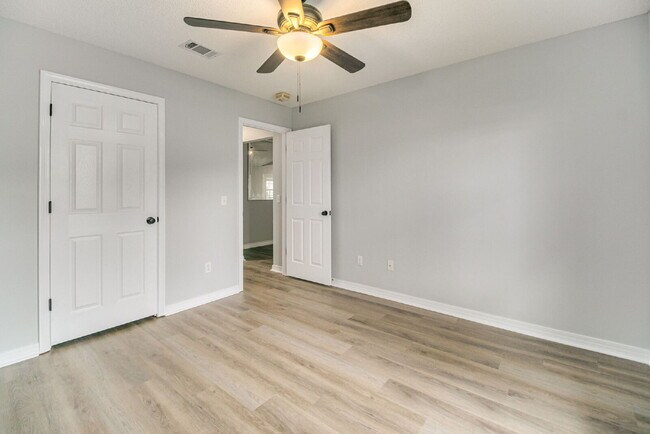 Building Photo - Beautiful property in highly desirable Lilian Woods Subdivision!