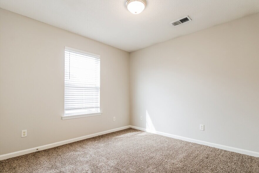 Building Photo - 9949 Fox Run Dr
