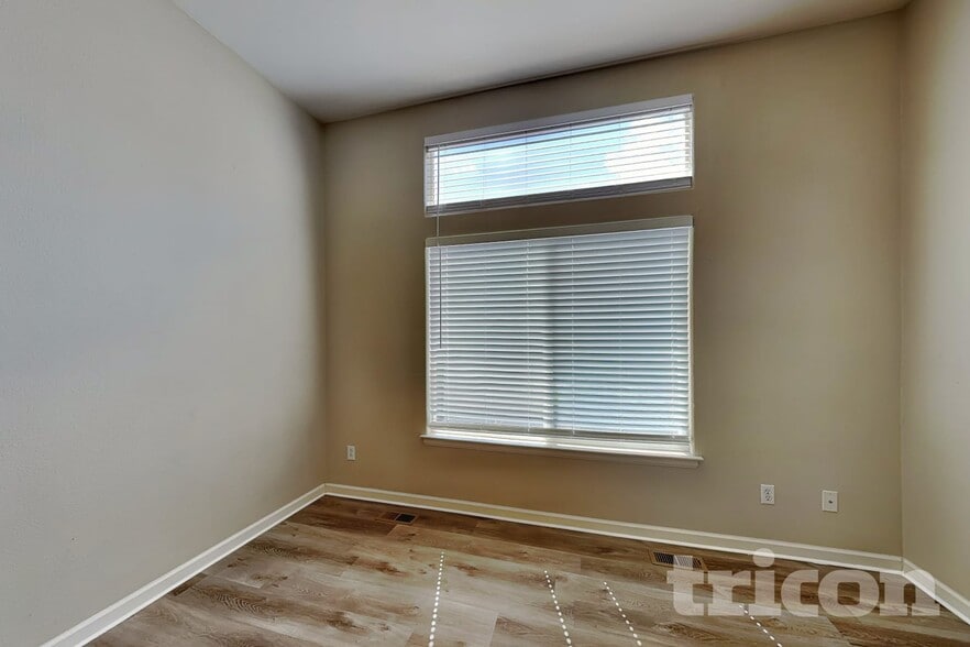 Building Photo - 5971 S Zeno Ct