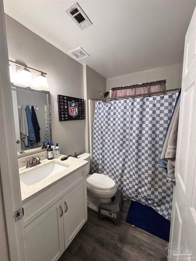 Building Photo - 2404 Houston Cir