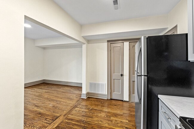 Building Photo - 3805 S Kingshighway Blvd