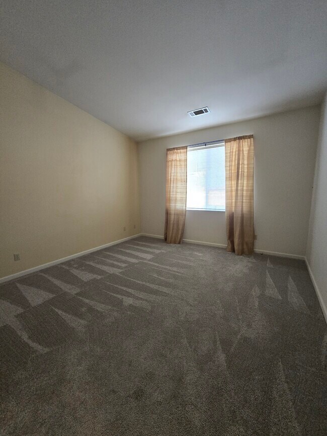 Building Photo - 1749 Bougainvillea Dr