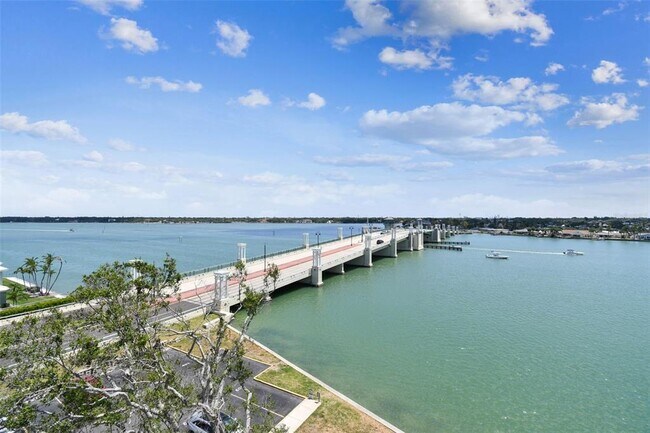 Building Photo - 500 Treasure Island Causeway