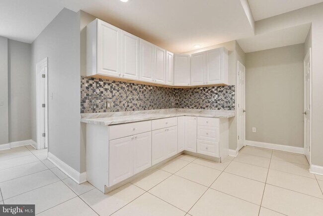 Building Photo - 7320 Bradley Blvd