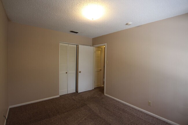 Building Photo - Delmar Dr.  2518/2520