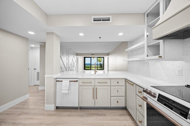 Building Photo - 401 S Seas Dr