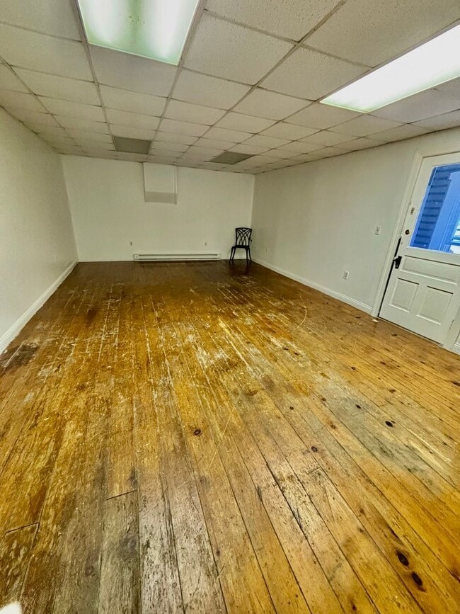 Building Photo - For Rent: Downtown 1 Bedroom Apartment – $850/month
