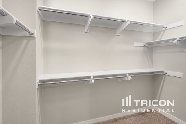 Building Photo - 24646 Amor Ct