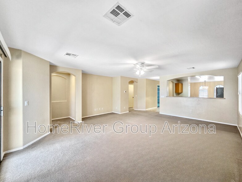 Building Photo - 29197 N Yellow Bee Dr