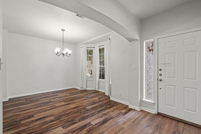 Building Photo - 5639 Taylorcrest Dr