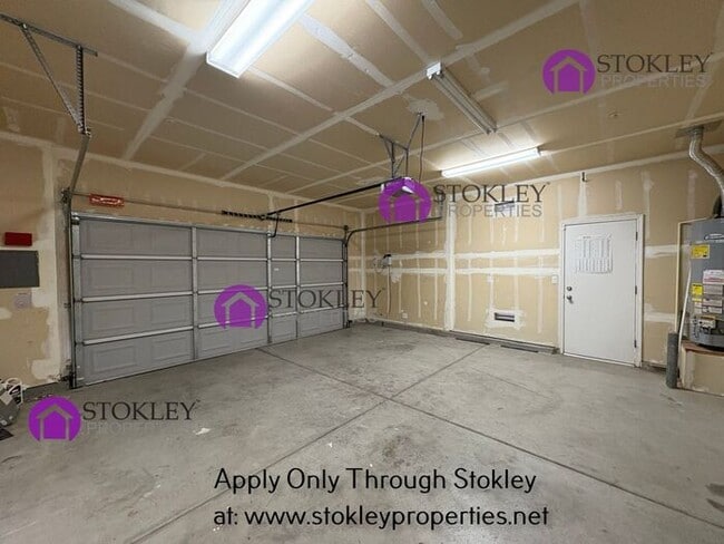 Building Photo - 2573 Tampico Dr