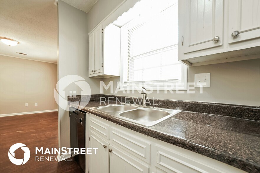 Building Photo - 8347 Bridgewood Dr