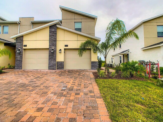 Building Photo - 705 Ocean Course Ave