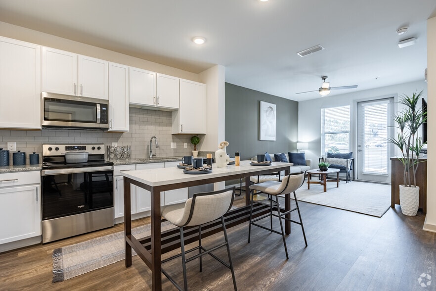 1BR, 1BA - 756SF - The Leila Stockbridge