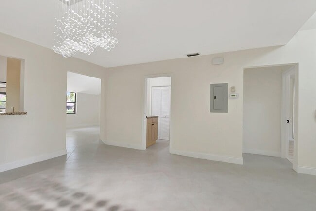 Building Photo - 9258 Ketay Cir