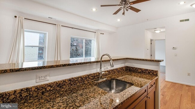 Building Photo - 1521 27th St SE