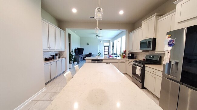 Building Photo - 305 Rise Ln