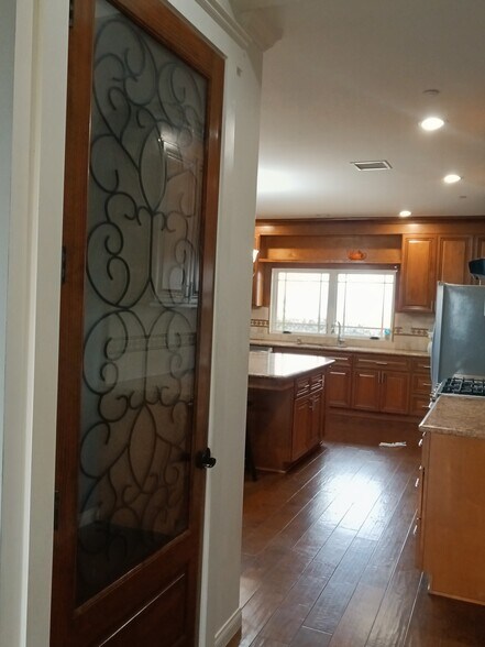 Building Photo - 1572 Silverwood Dr