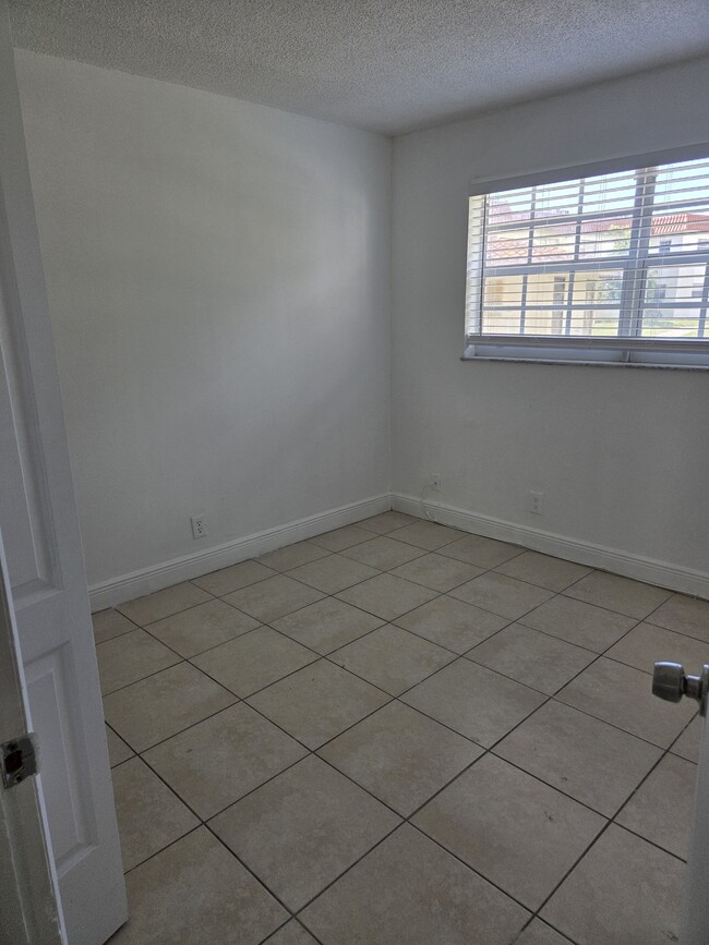 Building Photo - 9534 SW 143rd Ct
