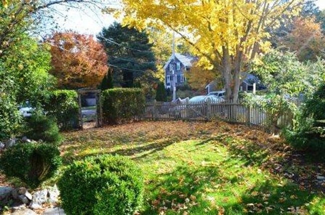 Building Photo - Winter Rental: Available Oct. 1-May 31 (Ut...