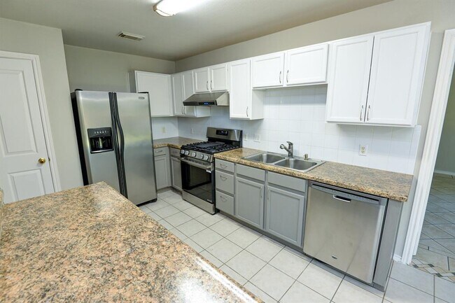 Building Photo - 2109 Kimra Ln