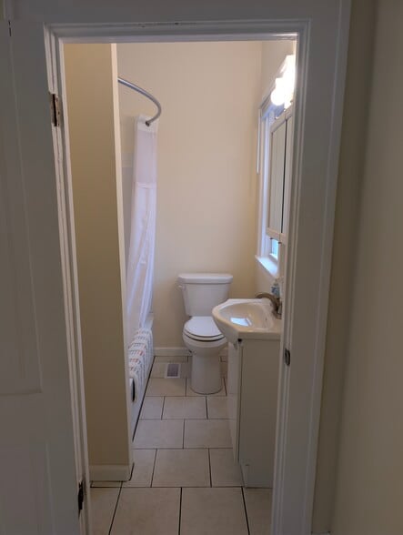 bathroom - 110 N Albee St