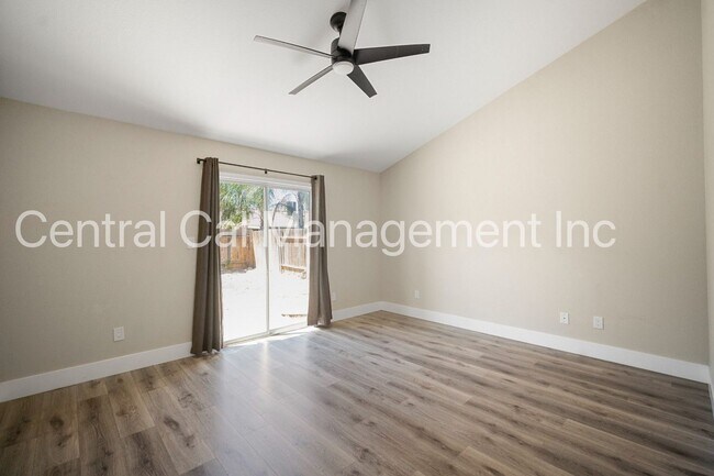 Building Photo - 3 Bedroom/2 Bath Home in Tyner Ranch - $2395 per month!