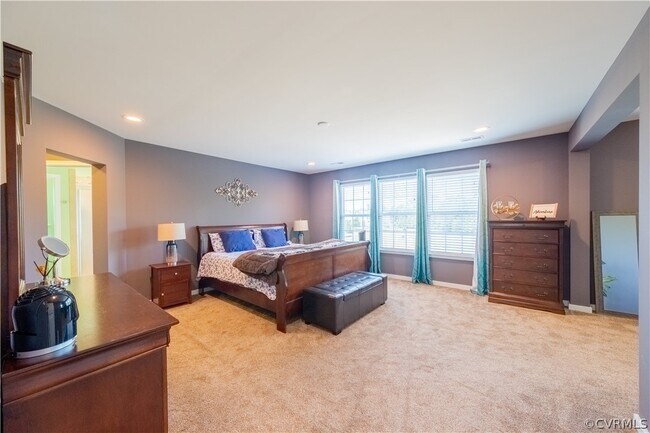 Building Photo - 9535 Thornecrest Dr