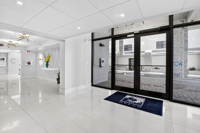 Building Photo - 3115 S Ocean Blvd