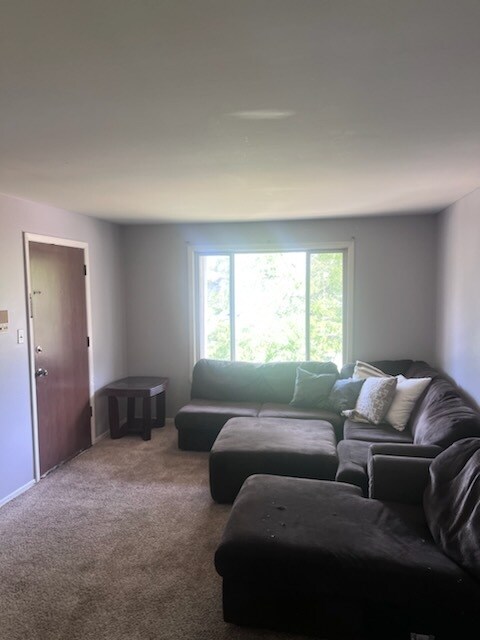 Building Photo - 642 Melrose Ln