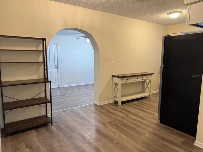 Building Photo - 1740 W Walnut St