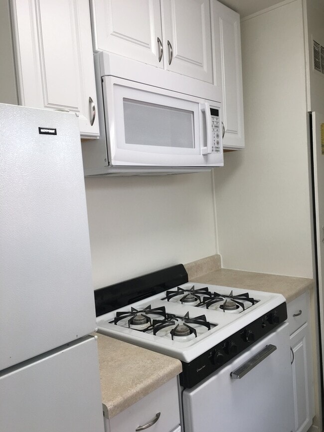 Building Photo - Vintage 1bdr unit in heart of Normal Heights! $1000 REBATE!