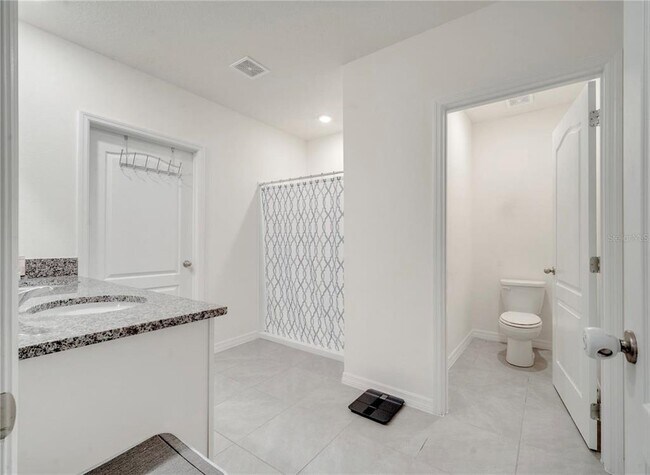 Building Photo - 417 Noble Ave