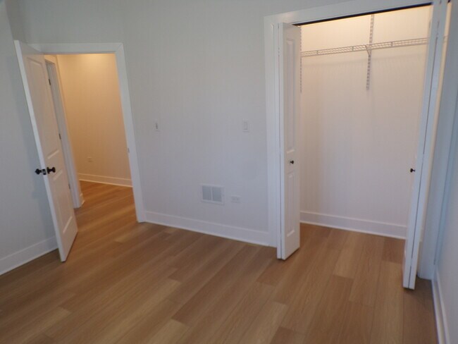 Building Photo - 33476 N Evergreen Dr