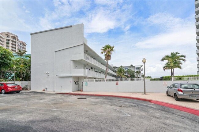 Building Photo - 1480 S Ocean Blvd