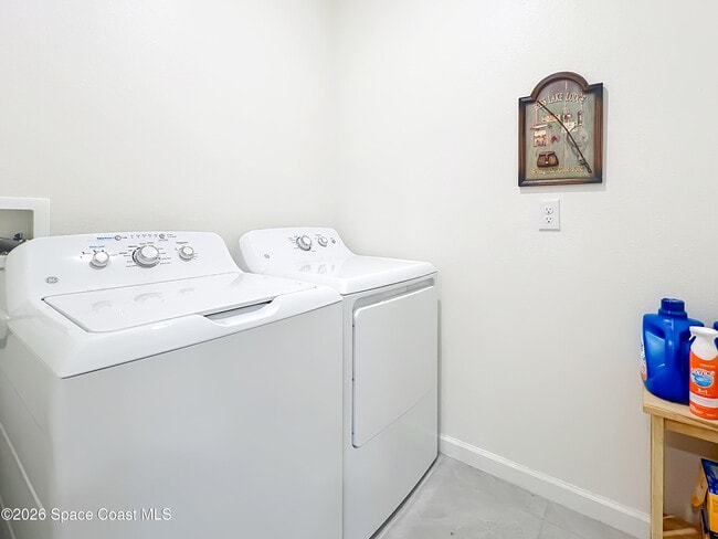 Building Photo - 1839 Morely Dr