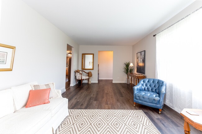 Building Photo - 10107 IL-120