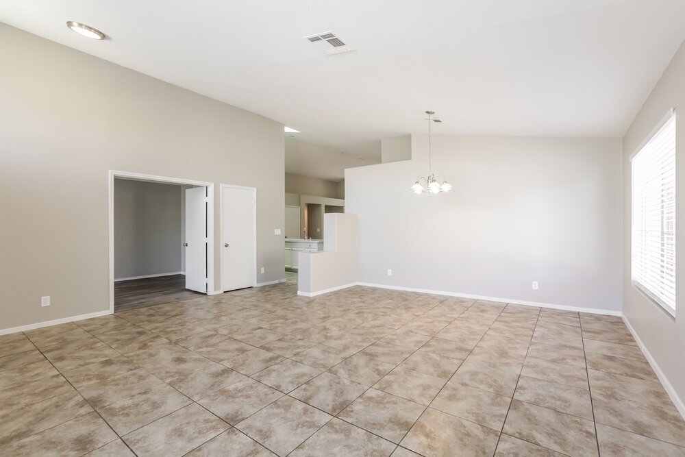 Building Photo - 1025 Blue Lantern Dr