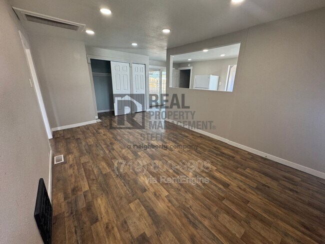 Building Photo - 2619 7th Ave