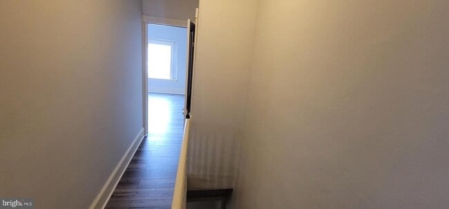 Building Photo - 136 Elm St