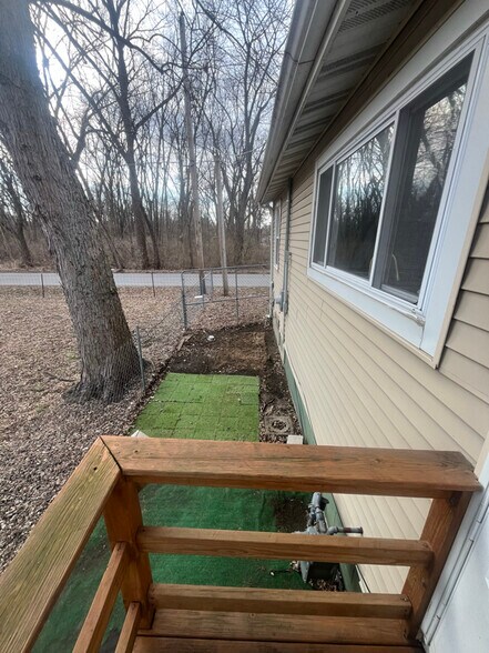 Building Photo - 24175 Euclid Ave