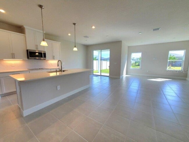 Building Photo - 16855 Castoro Dr