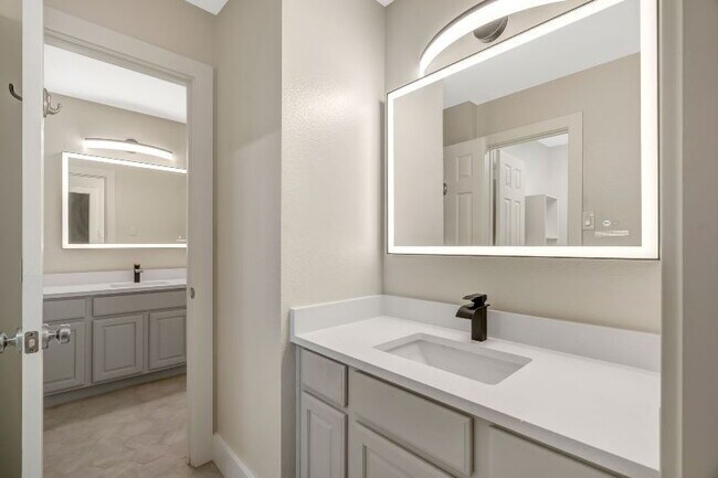 Building Photo - "Stunning 4-Bedroom, 2.5 Bath Oasis with P...